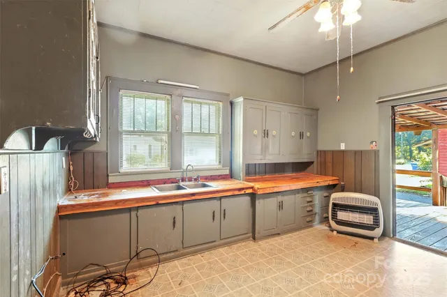 $265,000 | 823 North Main Street, Mount Pleasant, NC 28124