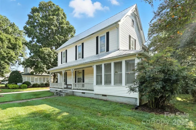 $265,000 | 823 North Main Street, Mount Pleasant, NC 28124