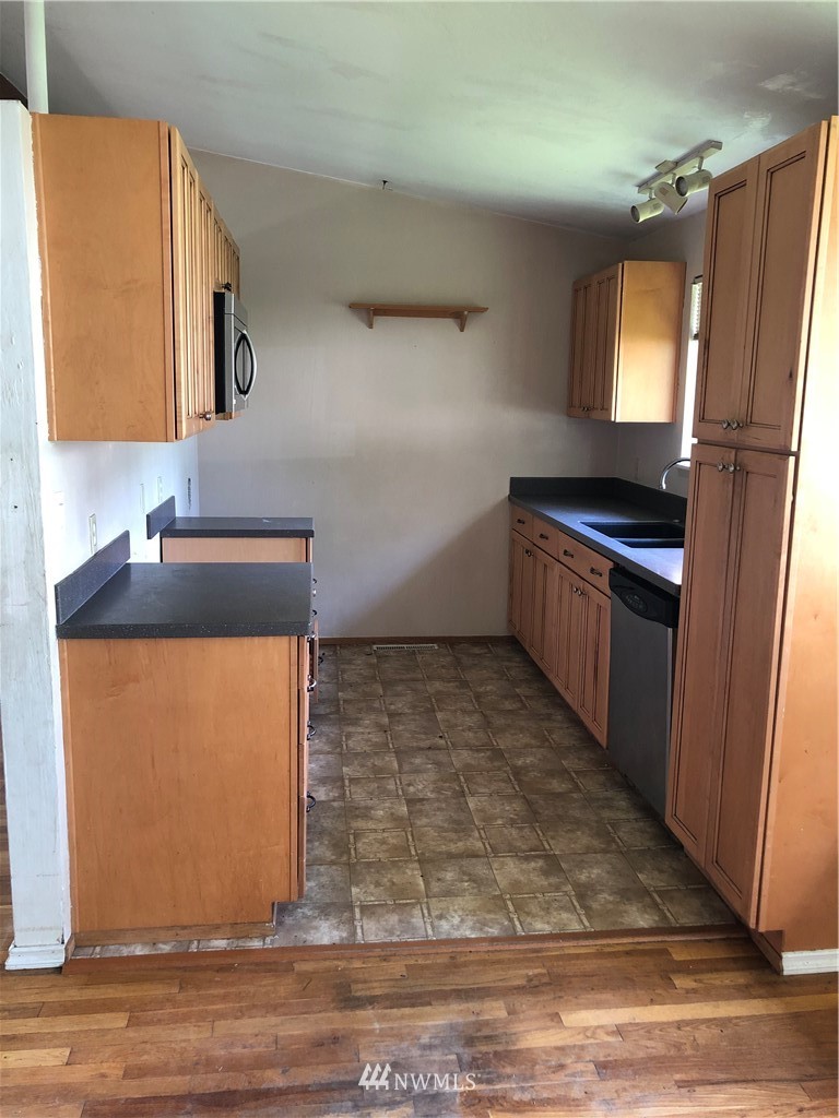 341 East 29th Street Bremerton, WA 98310 - Photo 7 of 24 Gallery Image 7