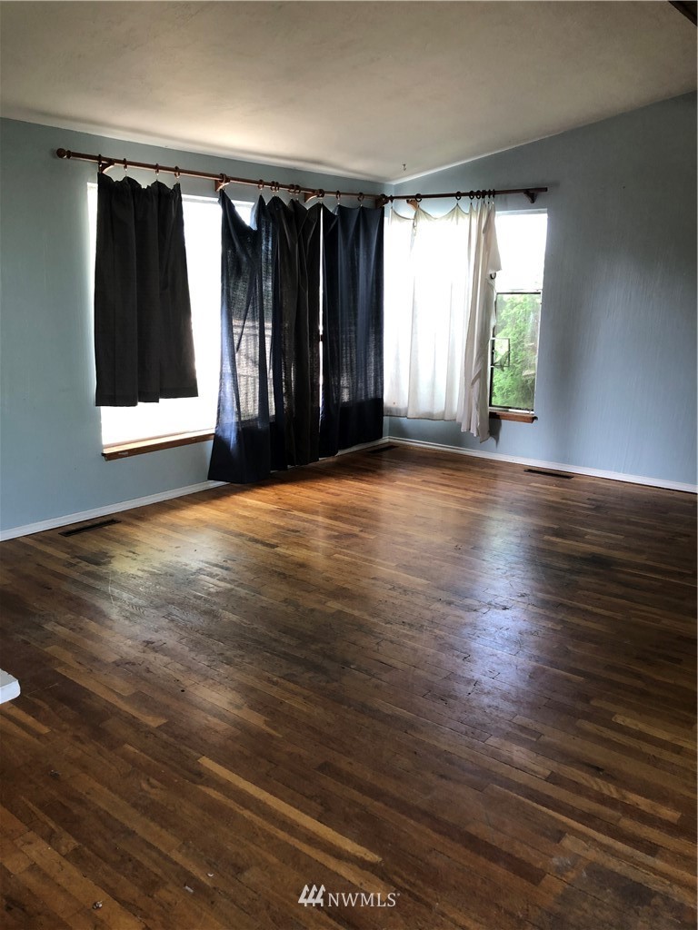 341 East 29th Street Bremerton, WA 98310 - Photo 9 of 24 Gallery Image 9