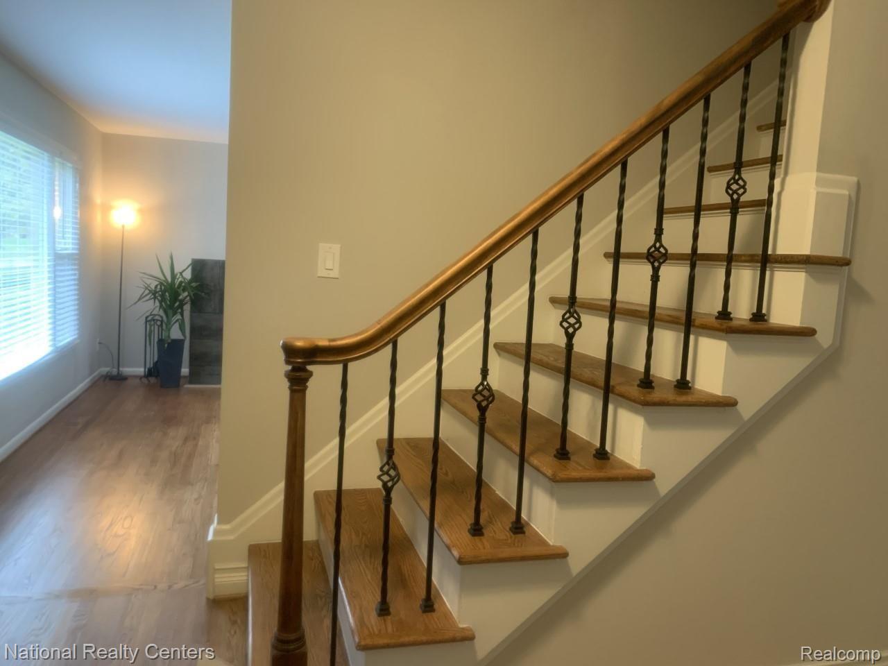 7223 Valleybrook Road West Bloomfield, MI 48322 - Photo 2 of 19 thumbnail_IMG-1750.jpg