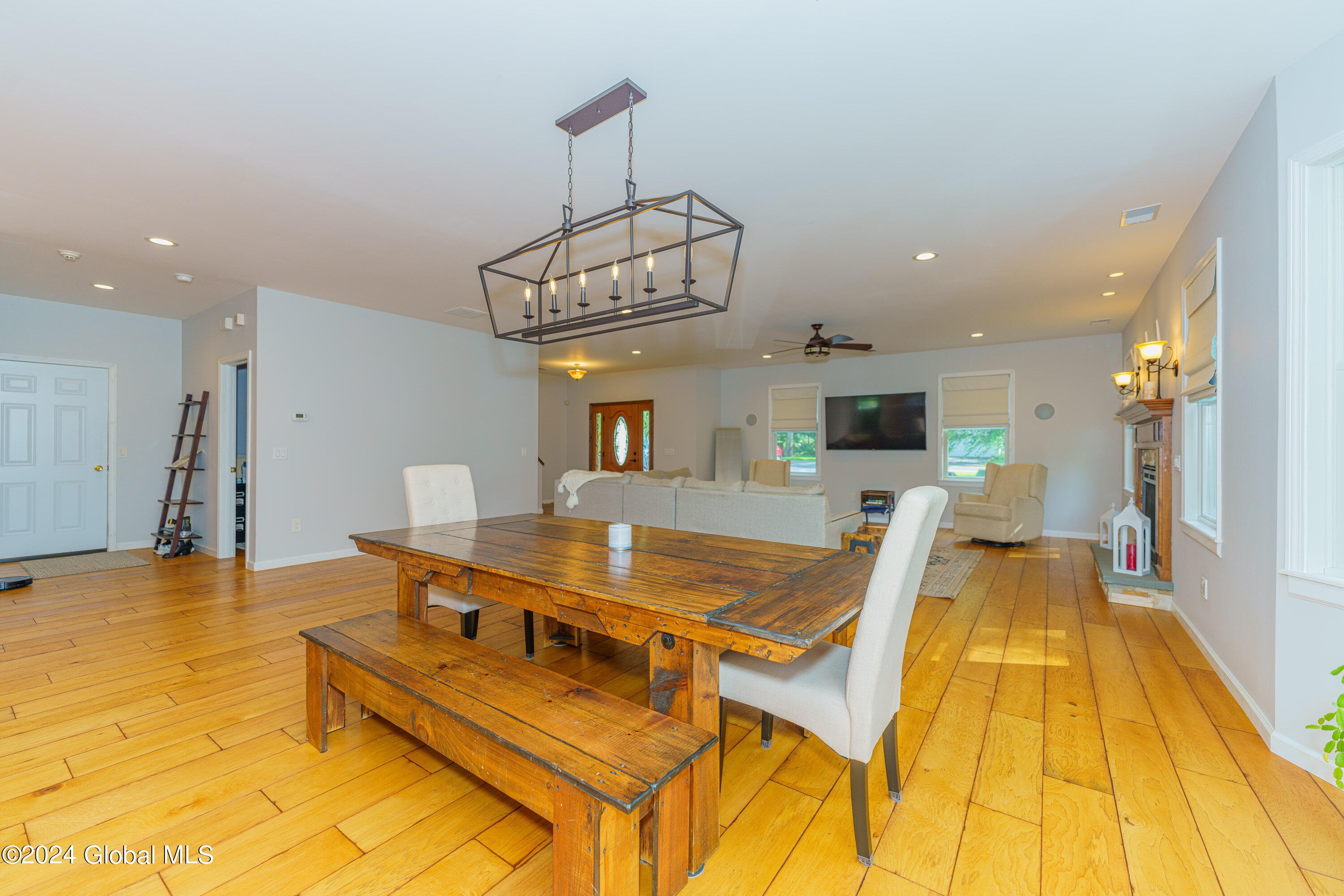 35 Dyer Switch Road Saratoga Springs, NY 12866 - Photo 12 of 31 2 Greatroom 9