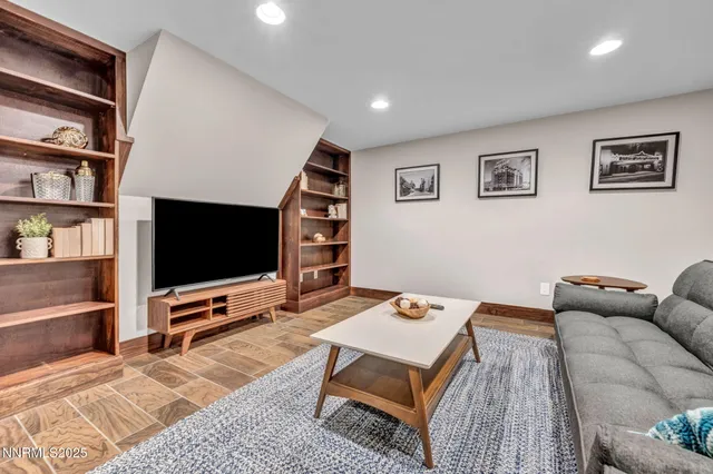 a view of a yard with a tree