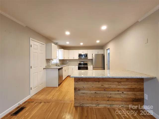 $2,095 | 6618 Hartsell Place, Charlotte, NC 28215