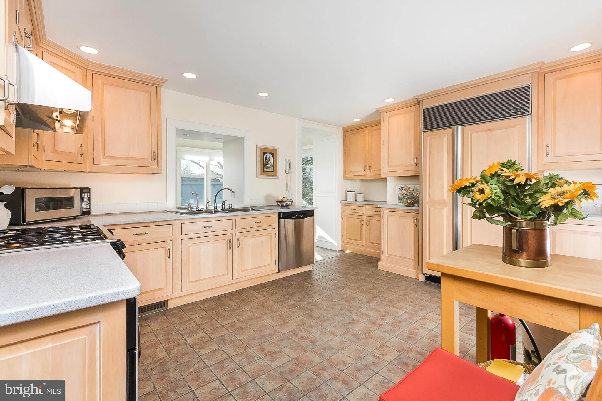 2017 Western Run Road Cockeysville, MD 21030 - Photo 8 of 30 Kitchen