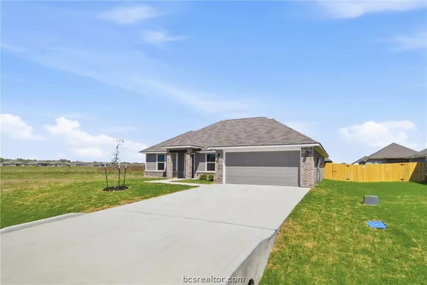 $275,000 | 125 Cotton Cove, Snook, TX 77879