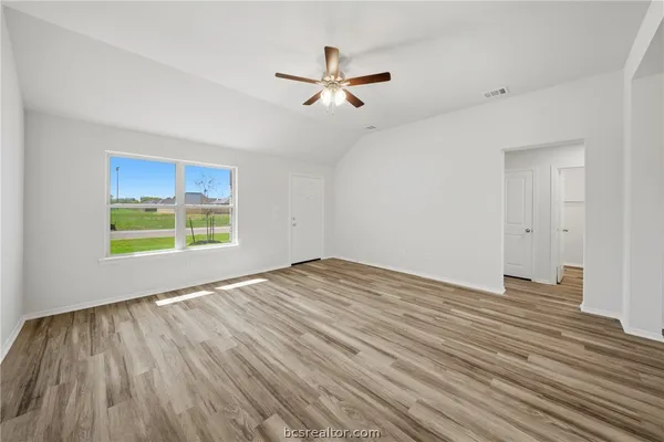 $275,000 | 125 Cotton Cove, Snook, TX 77879