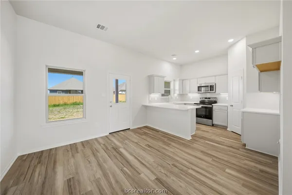 $275,000 | 125 Cotton Cove, Snook, TX 77879