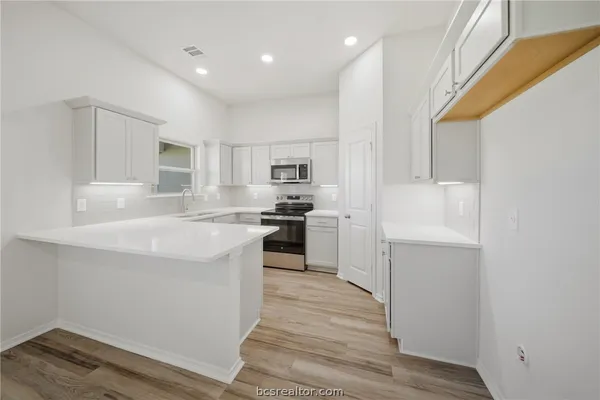 $275,000 | 125 Cotton Cove, Snook, TX 77879