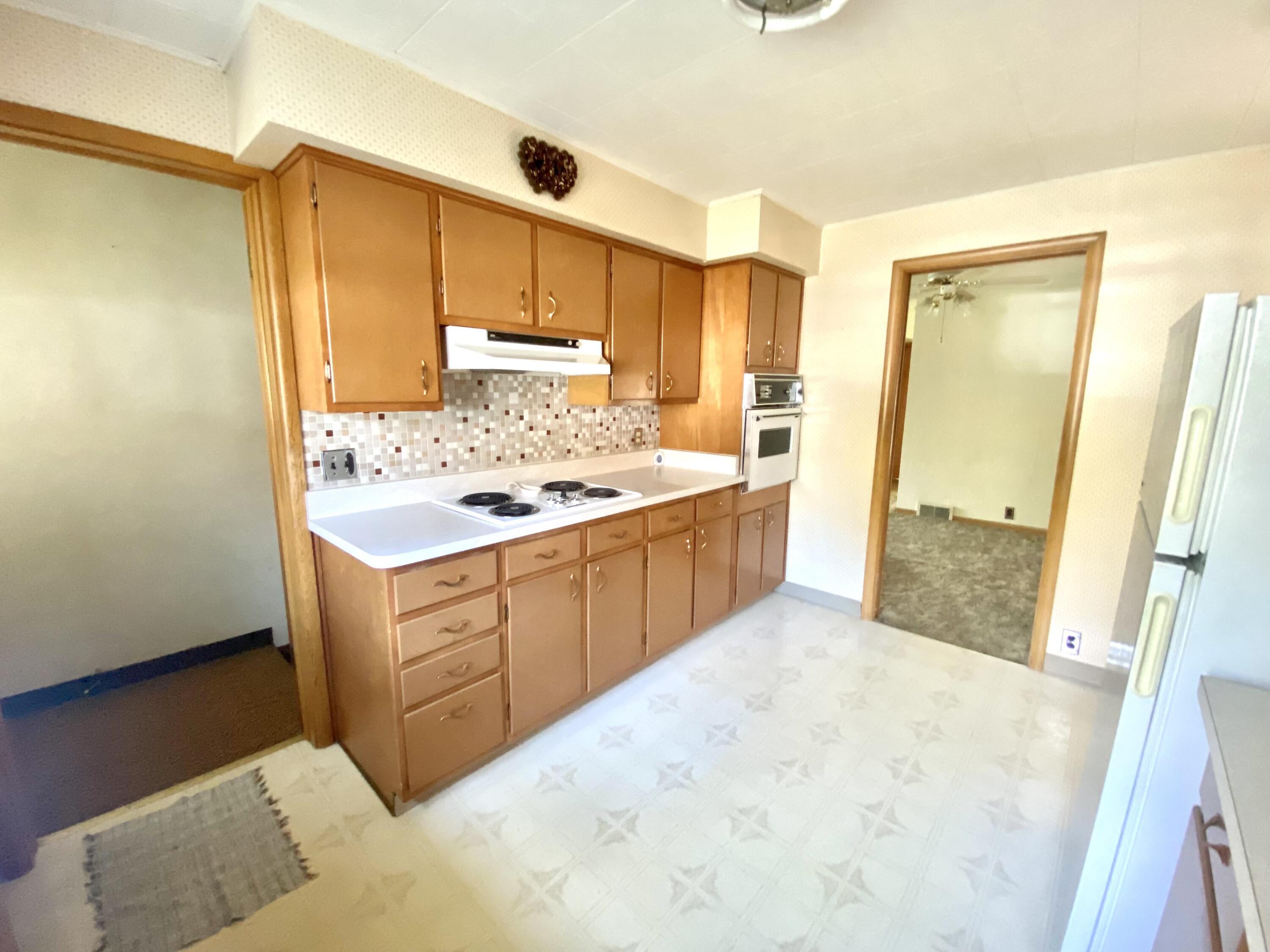 233 North Ruggles Street Bronson, MI 49028 - Photo 5 of 18 723F27FD-7BCA-48E2-9379-CE758C11E1A8