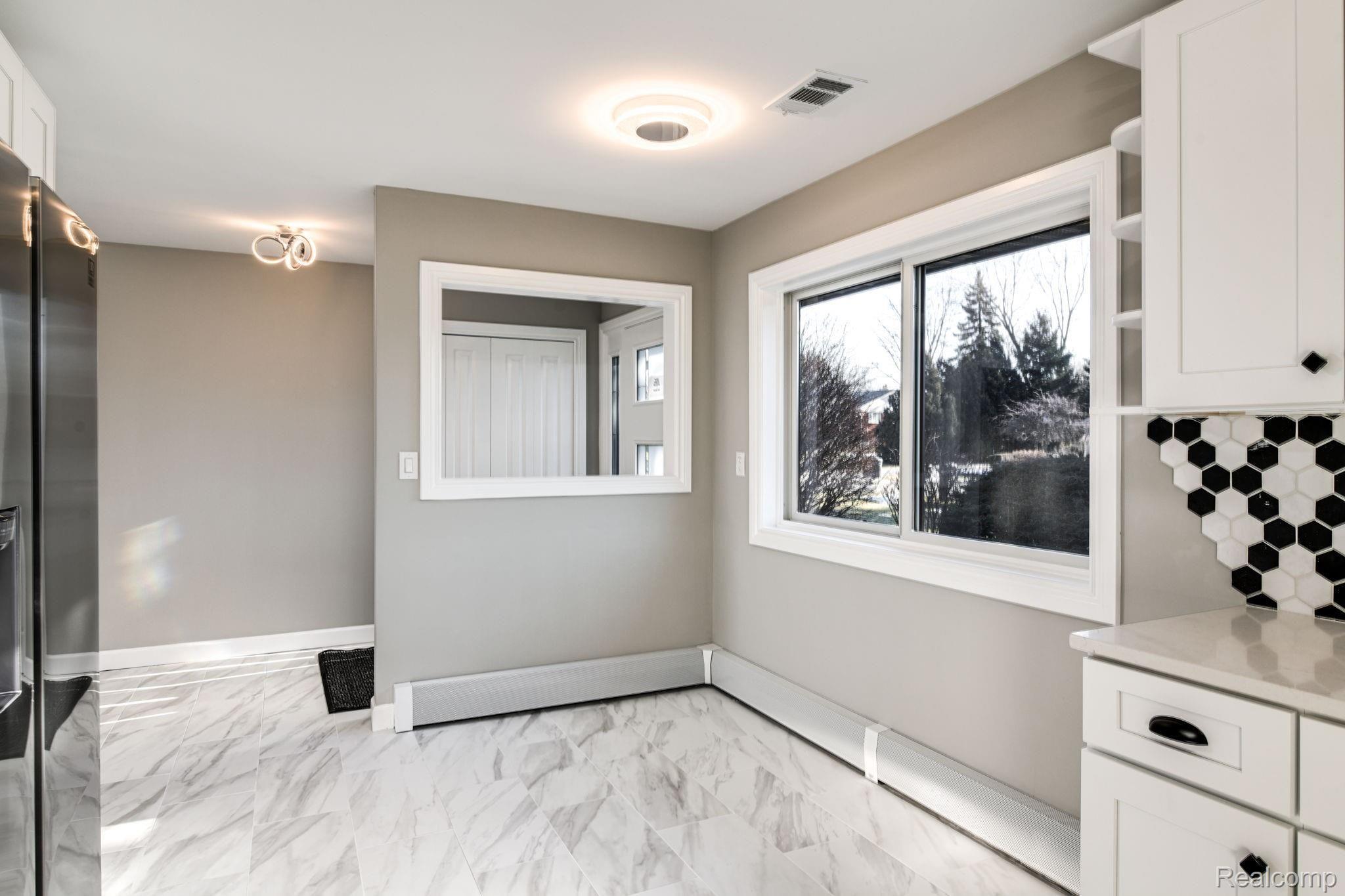 871 Helston Road Bloomfield Hills, MI 48304 - Photo 5 of 33 4-web-or-mls-871 Helston Road, Bloomfield Township-2.jpg