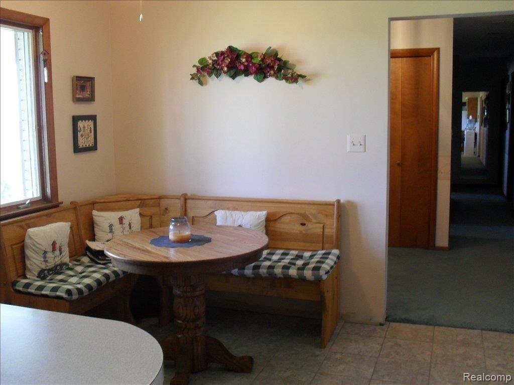 3901 Canboro Owendale, MI 009 di