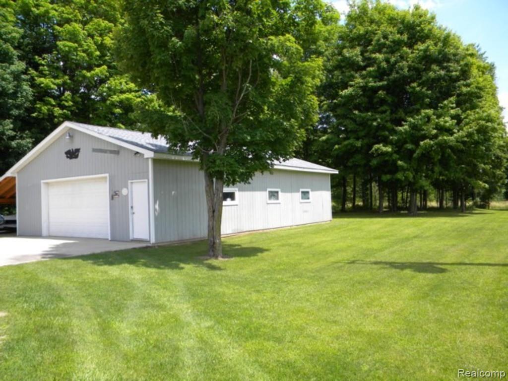12988 Yale Road Yale, MI 48097 - Photo 19 of 29 This is a view of the pole barn.