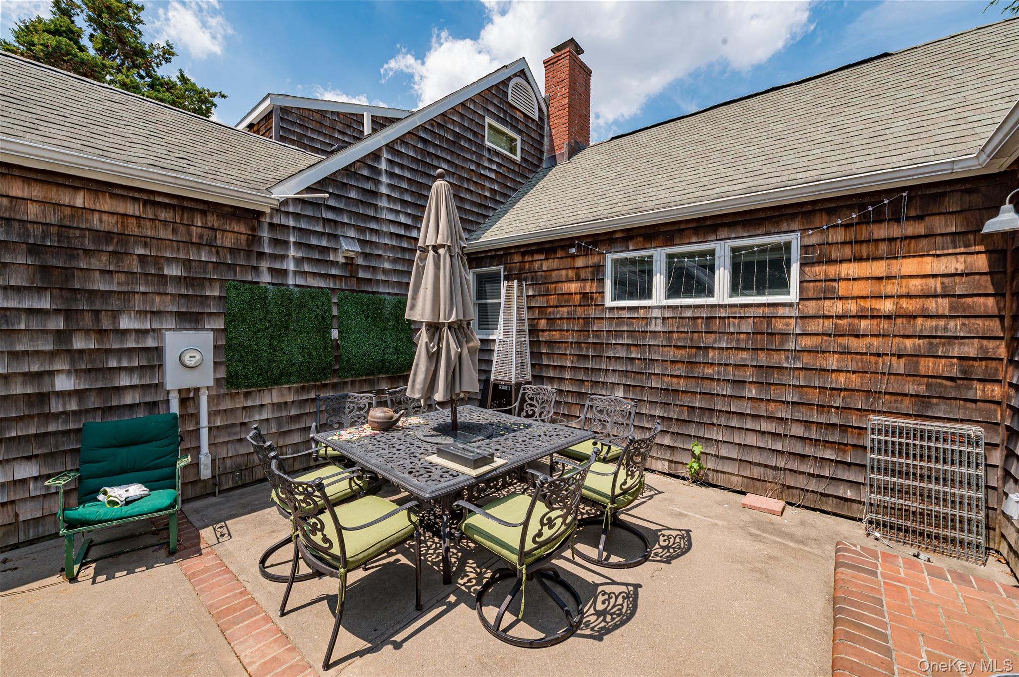 253 Melbury Road Babylon, NY 11702 - Photo 39 of 44