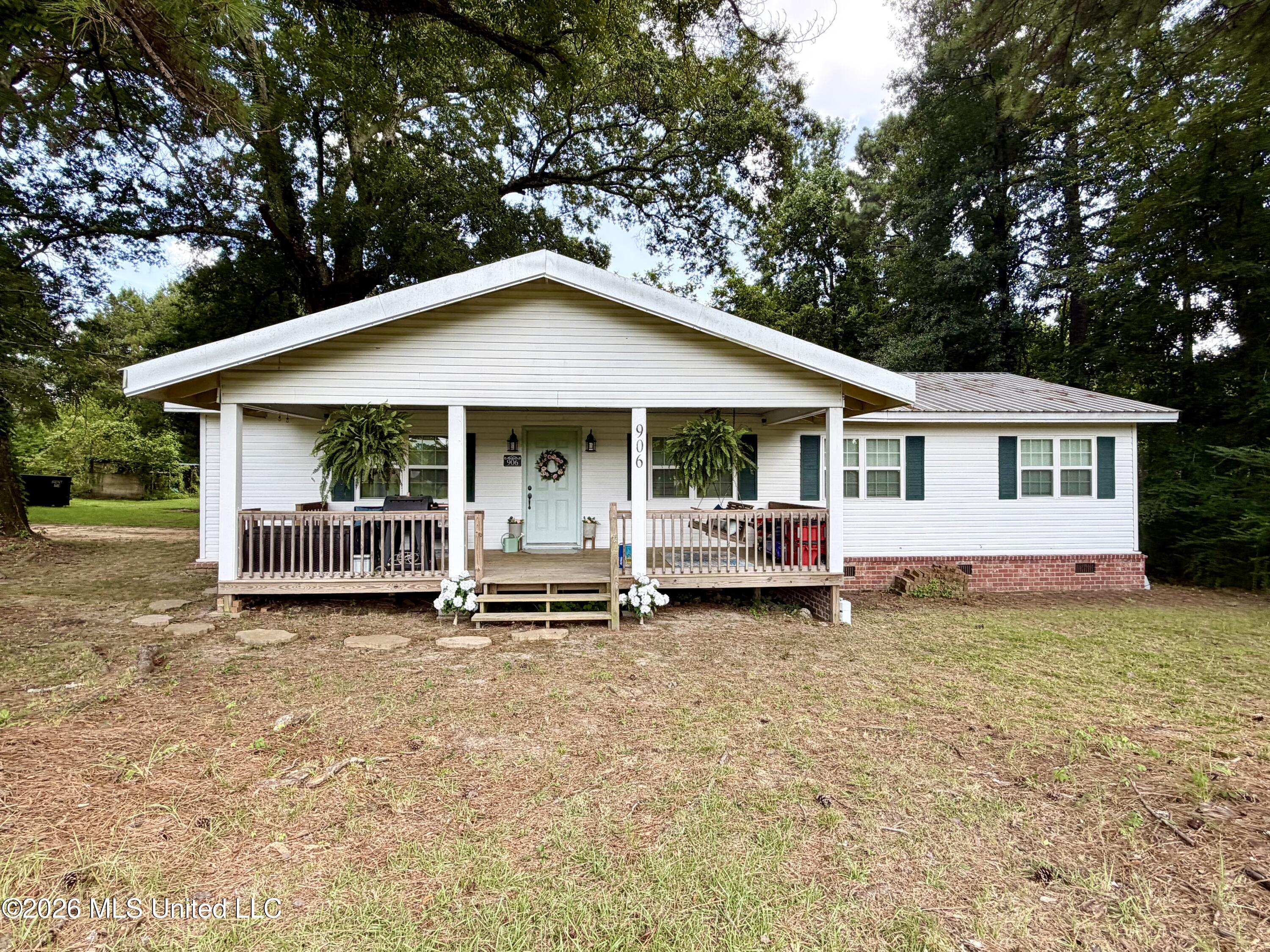 906 Smith Lake Road Northeast Brookhaven, MS 39601 - Photo 5 of 25 IMG_1960
