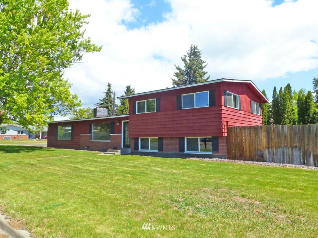 1104 Vista Road Ellensburg, WA 98926 - Photo 1 of 25