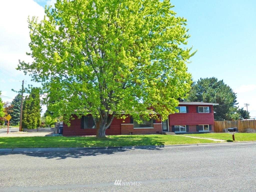 1104 Vista Road Ellensburg, WA 98926 - Photo 2 of 25