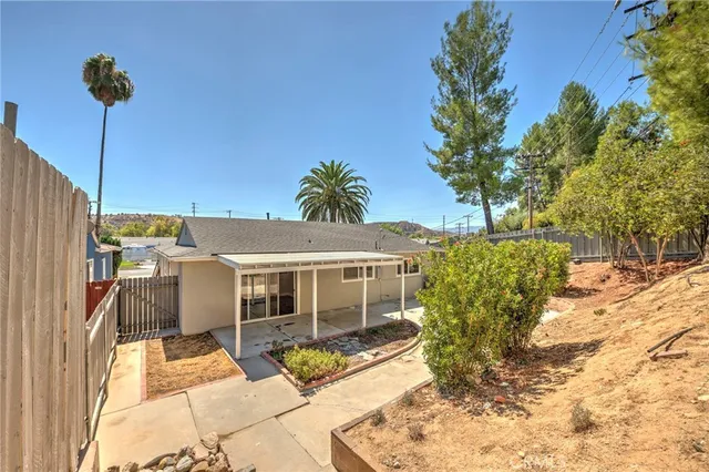 $789,000 | 22123 Alamogordo Road, Saugus, CA 91350