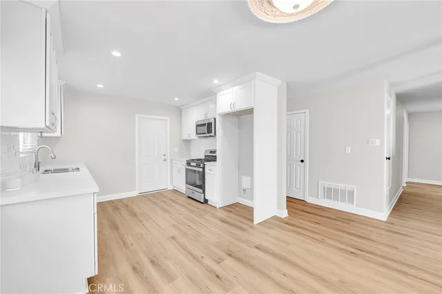 $789,000 | 22123 Alamogordo Road, Saugus, CA 91350