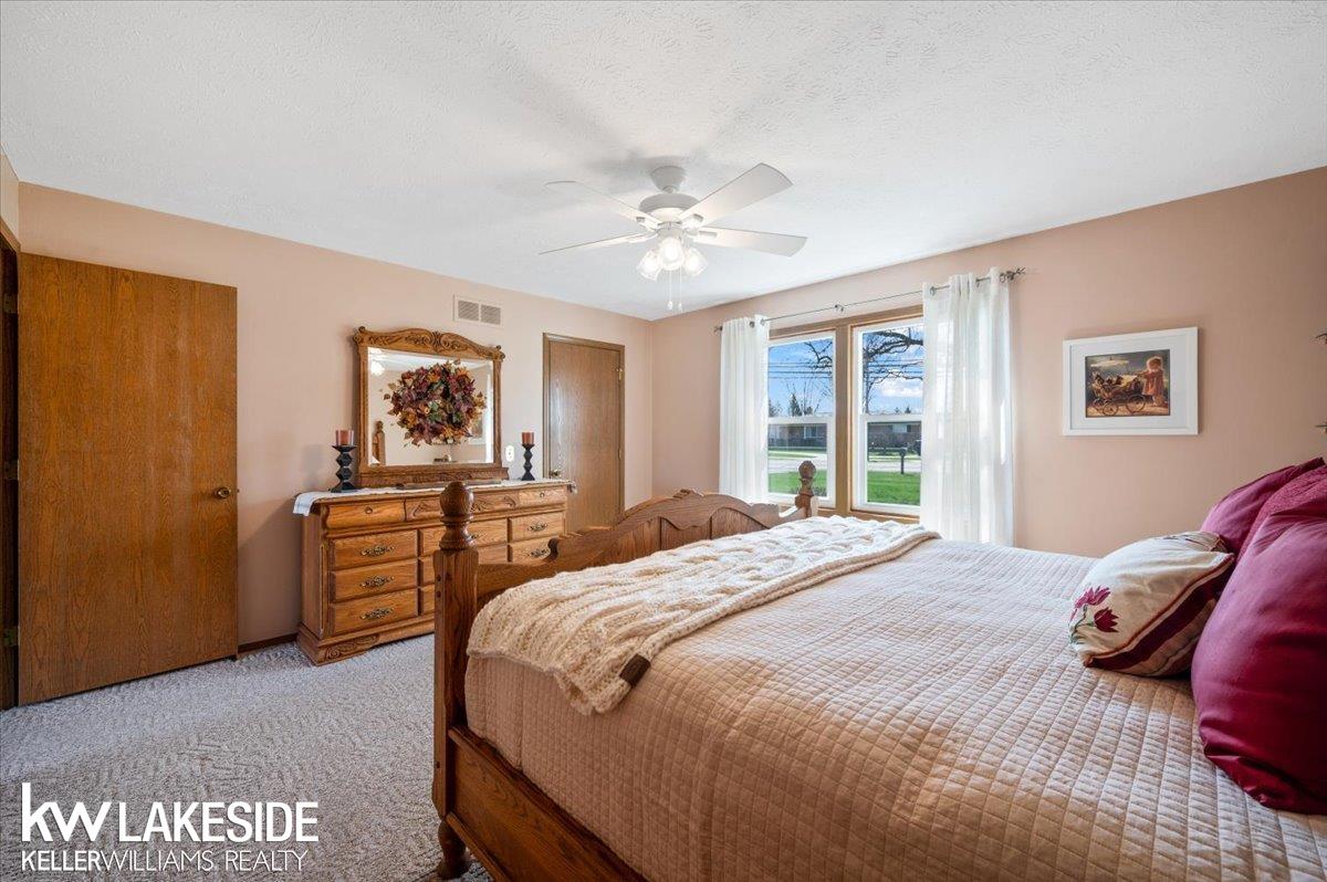 51980 Romeo Plank Road Macomb, MI 48042 - Photo 21 of 39 50203874-ce7977dc-c22f-45ae-a108-a27be9a9888b.JPG
