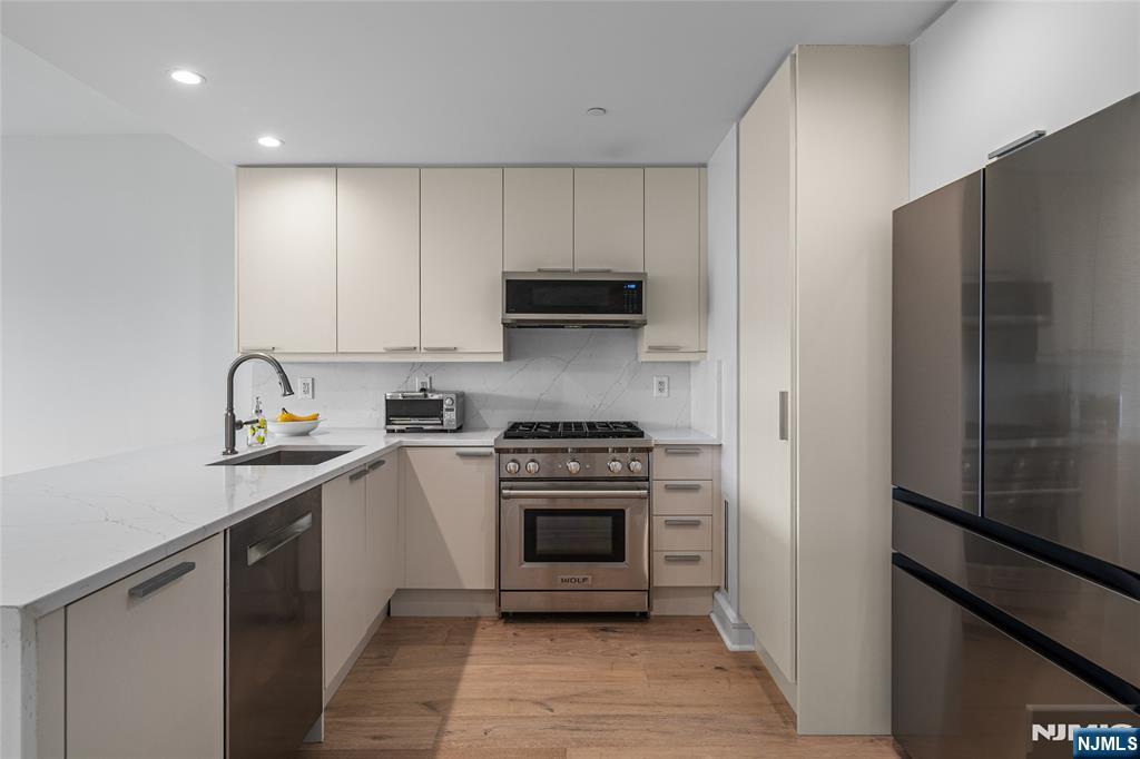 8100 River Road, Unit 908 North Bergen, NJ 07047 - Photo 6 of 36 Gallery Image 6