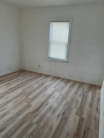 $1,200 | 4828 Chestnut Avenue, Hammond, IN 46327