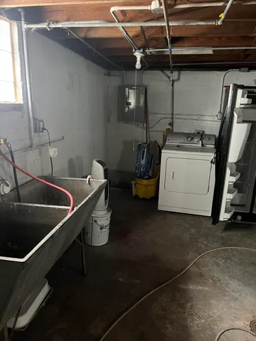 $1,200 | 4828 Chestnut Avenue, Hammond, IN 46327