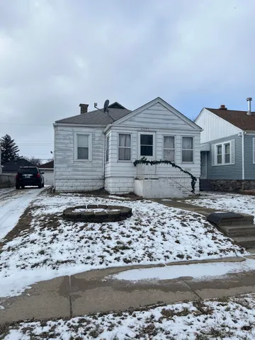 $1,200 | 4828 Chestnut Avenue, Hammond, IN 46327
