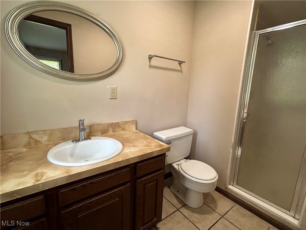 5624 Trask Road Madison, OH 44057 - Photo 17 of 31 Owner's Bath