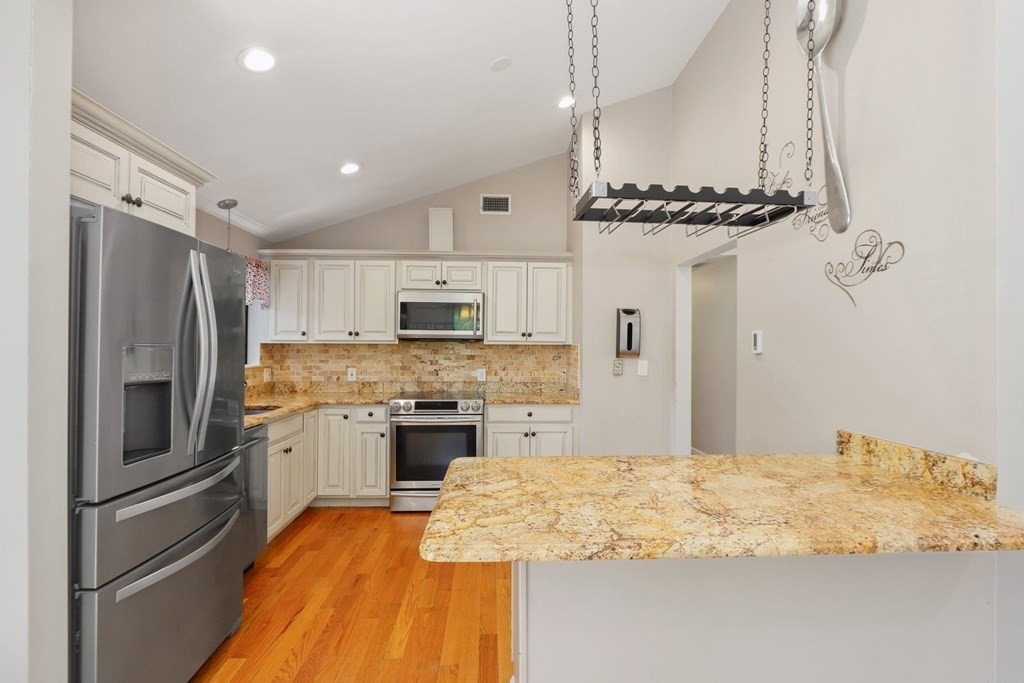 7 Emily Road Framingham, MA 01701 - Photo 13 of 42 Gallery Image 13