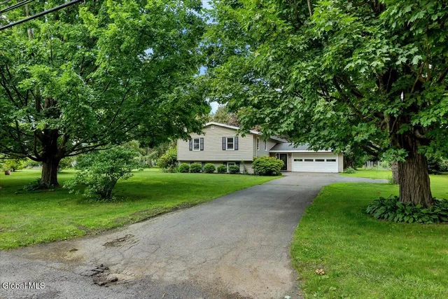 $459,000 | 95 Albany Avenue, Kinderhook Village, NY 12106