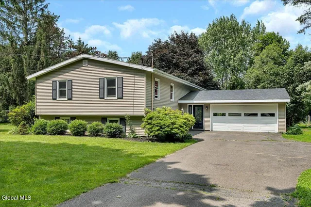 $459,000 | 95 Albany Avenue, Kinderhook Village, NY 12106