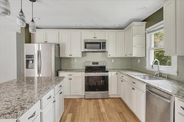 $459,000 | 95 Albany Avenue, Kinderhook Village, NY 12106