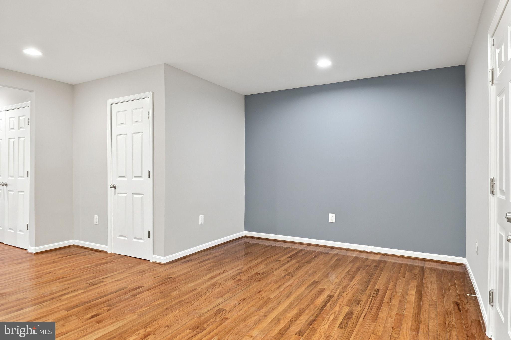 25678 Pleasant Valley Road Chantilly, VA 20152 - Photo 17 of 56 3rd view of Family Room