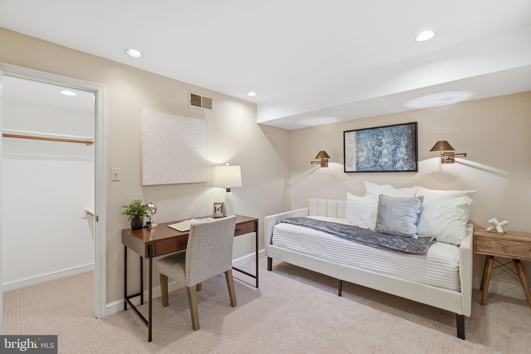 1251 South Oakcrest Road Arlington, VA 22202 - Photo 40 of 57