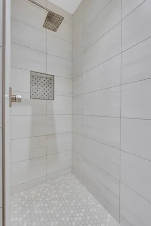 $975,000 | 209 North Rockfish Lane, Celina, TN 38551