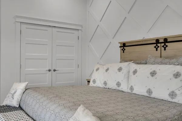 $975,000 | 209 North Rockfish Lane, Celina, TN 38551