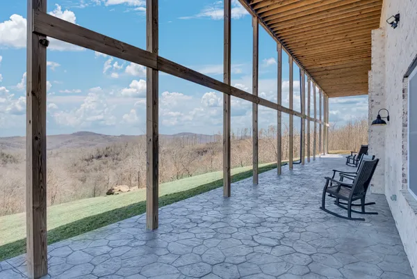 $975,000 | 209 North Rockfish Lane, Celina, TN 38551