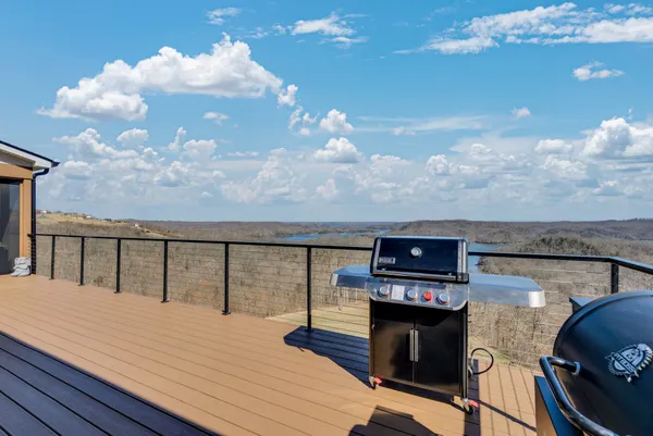 $975,000 | 209 North Rockfish Lane, Celina, TN 38551