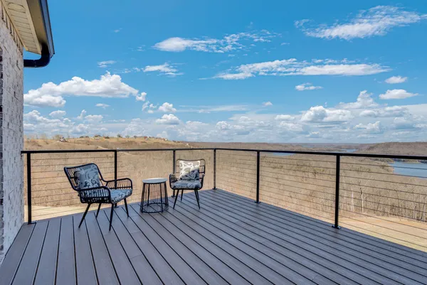 $975,000 | 209 North Rockfish Lane, Celina, TN 38551