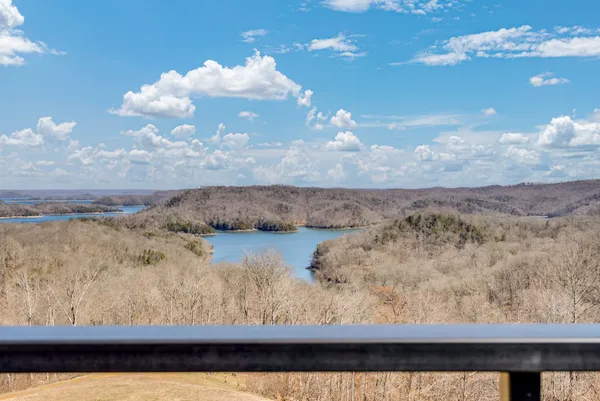 $975,000 | 209 North Rockfish Lane, Celina, TN 38551