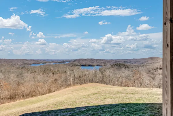 $975,000 | 209 North Rockfish Lane, Celina, TN 38551