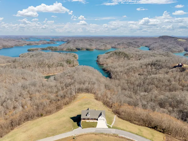 $975,000 | 209 North Rockfish Lane, Celina, TN 38551