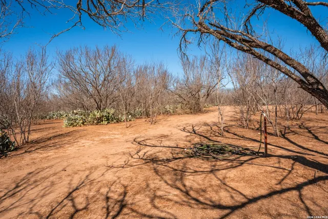 $359,000 | 224 County Road 662, Devine, TX 78016