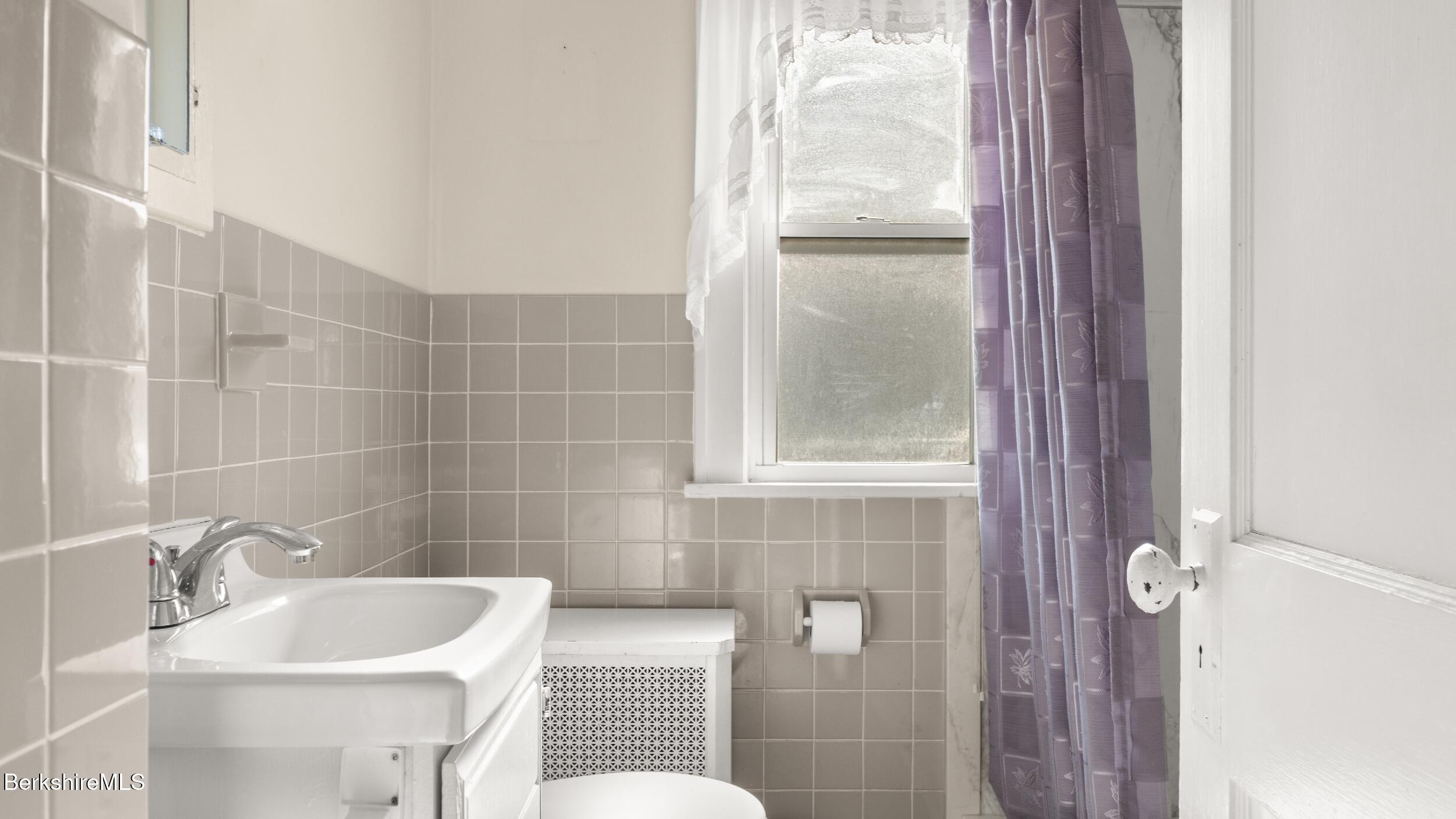 67 Strong Avenue Pittsfield, MA 01201 - Photo 15 of 25 Bathroom