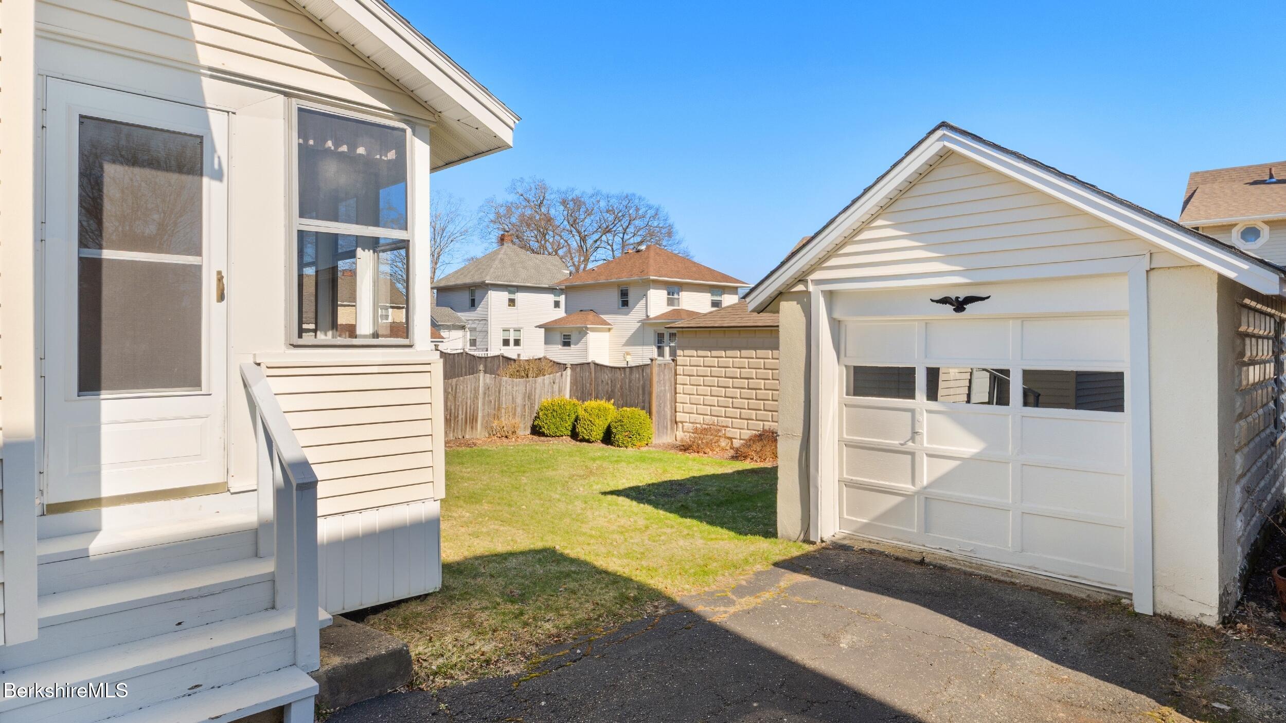 67 Strong Avenue Pittsfield, MA 01201 - Photo 20 of 25 Garage