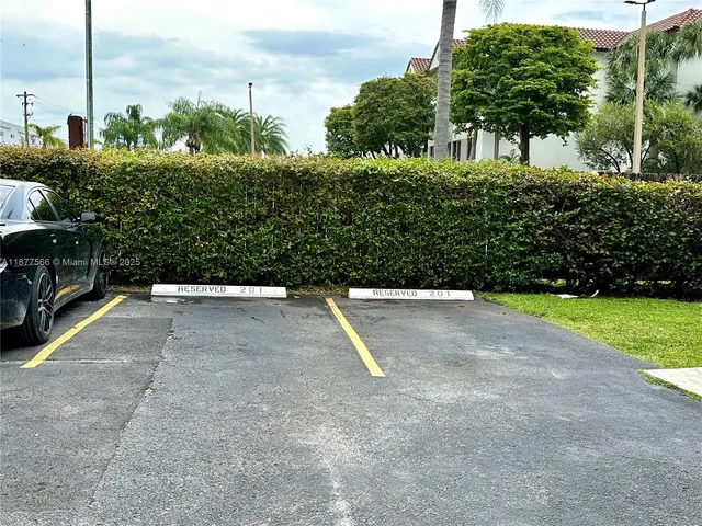 $249,000 | 2582 West 56th Street, Unit 201, Hialeah, FL 33016