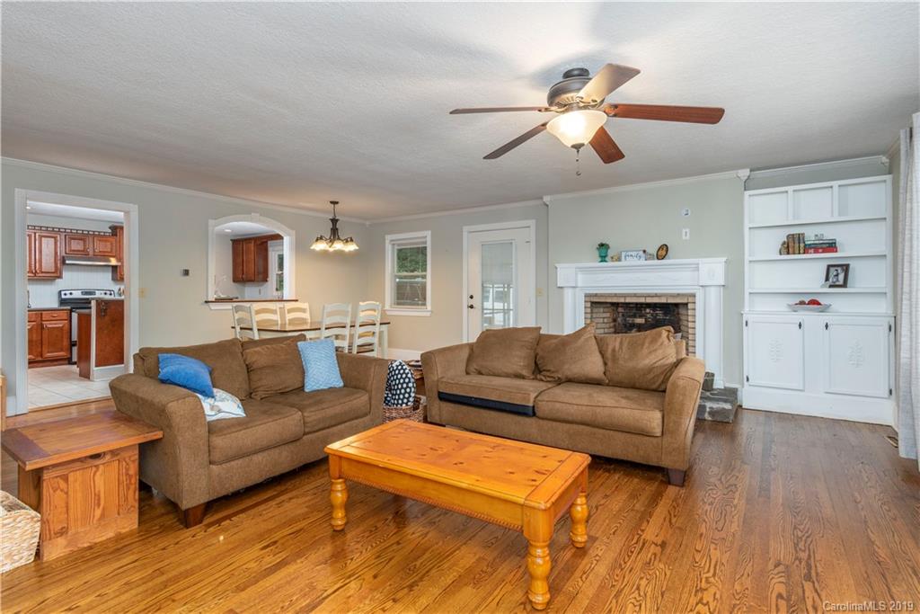 275 Belleview Road Waynesville, NC 28786 - Photo 4 of 18 Gallery Image 4