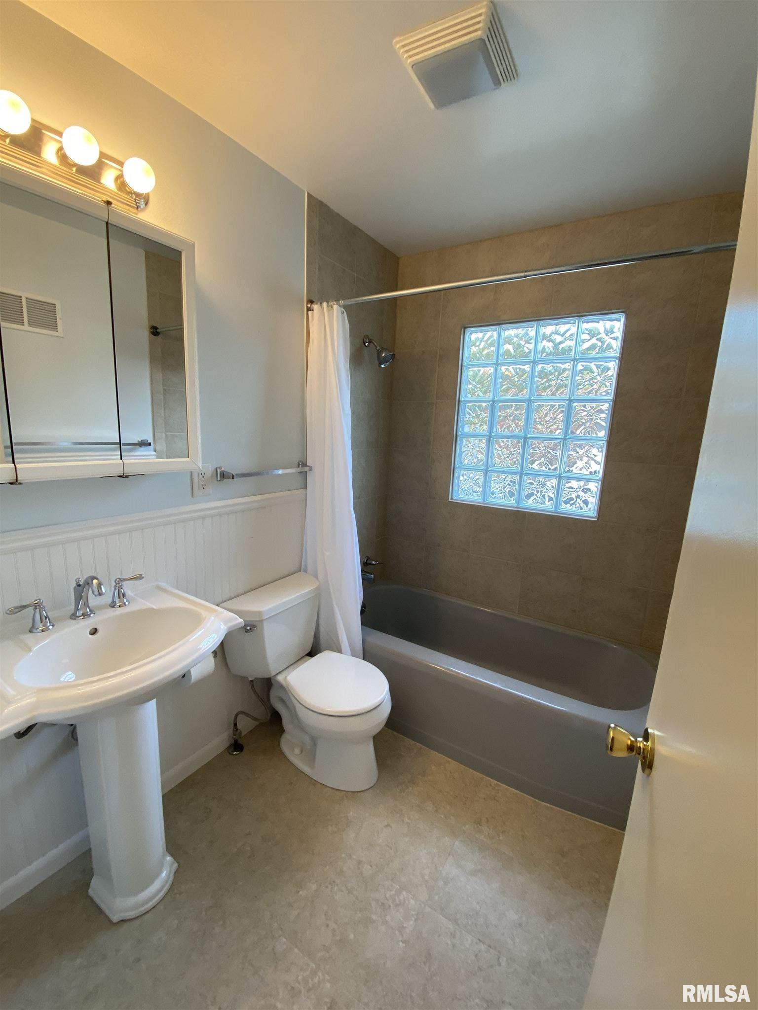 14 Midland Court Springfield, IL 62702 - Photo 18 of 34