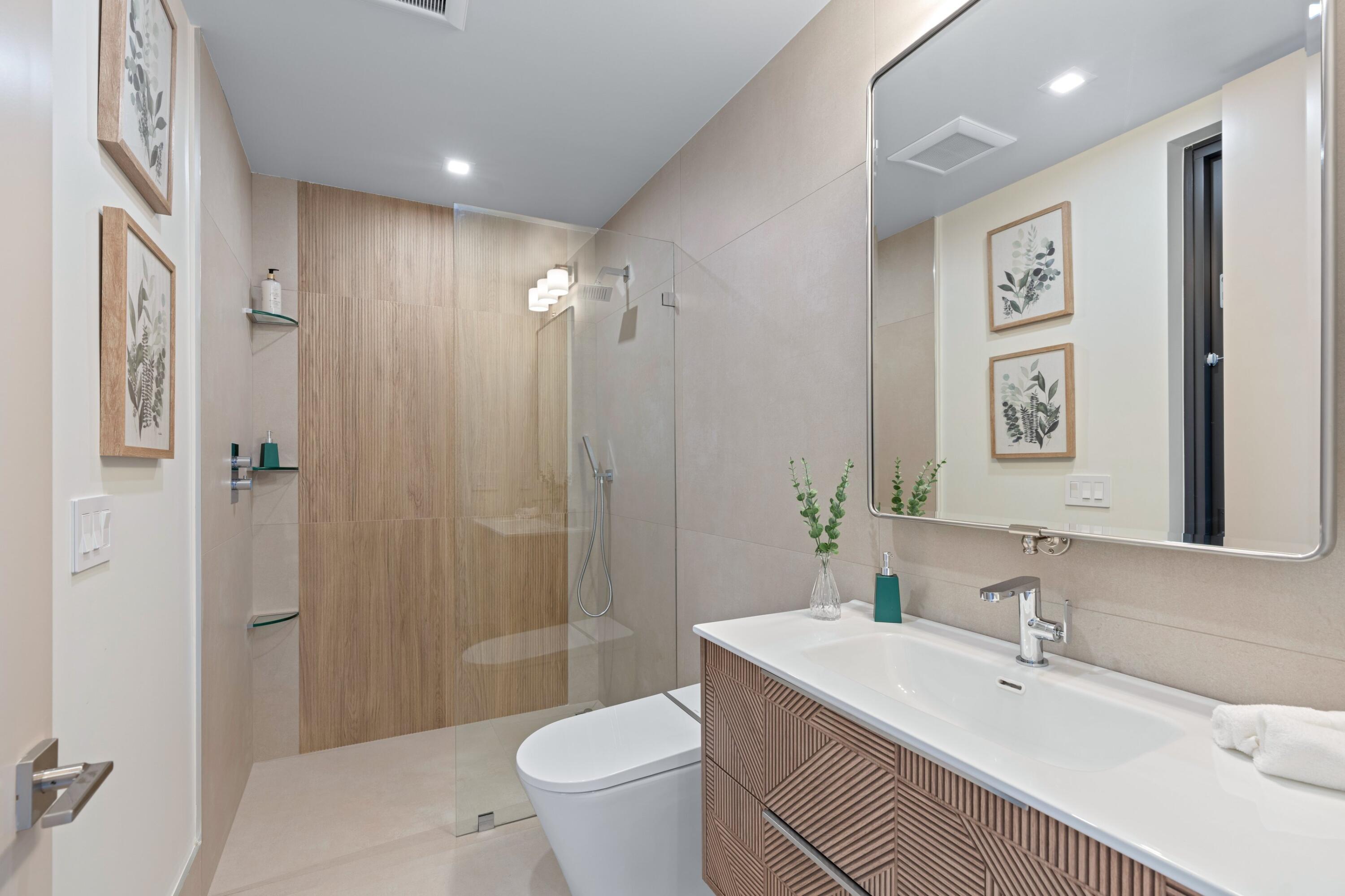 3099 Banyan Road, Unit A Boca Raton, FL 33432 - Photo 31 of 43 Clubroom/Cabana Bath